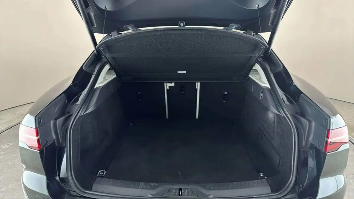 2022-jaguar-i-pace-ev400-hse-big-11