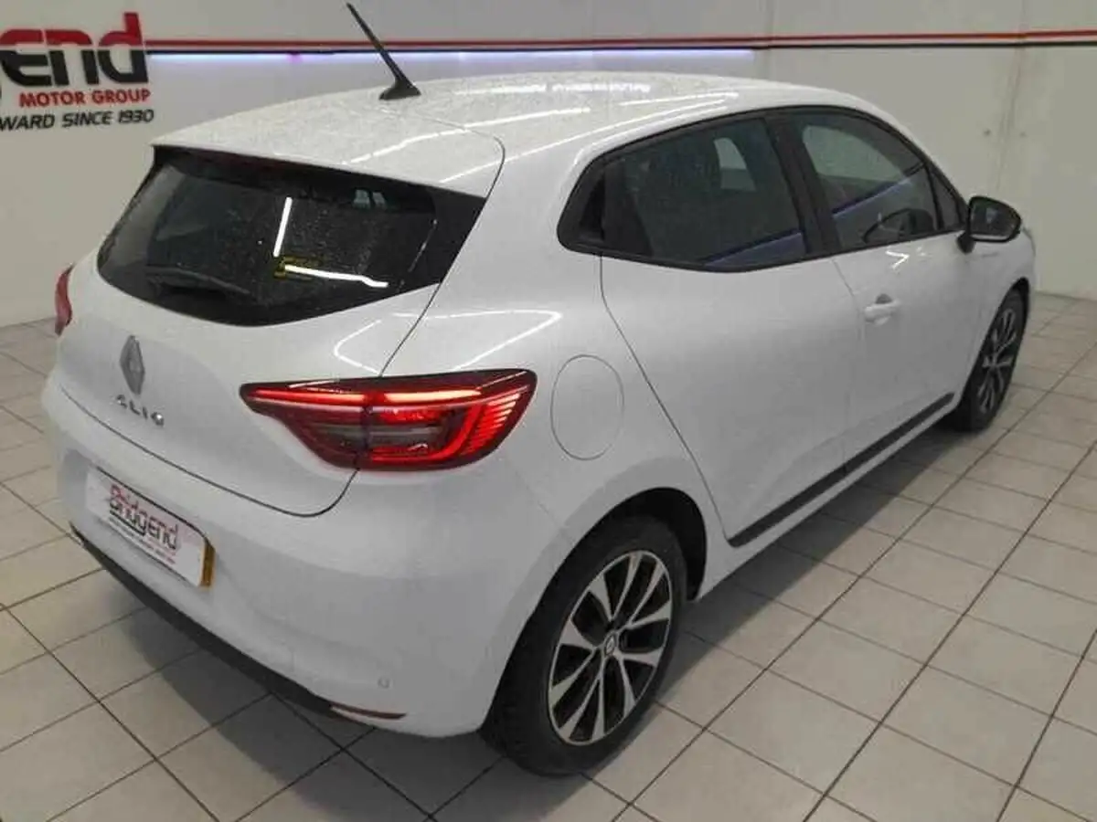 2021-renault-clio-10-tce-iconic-90ps-big-5
