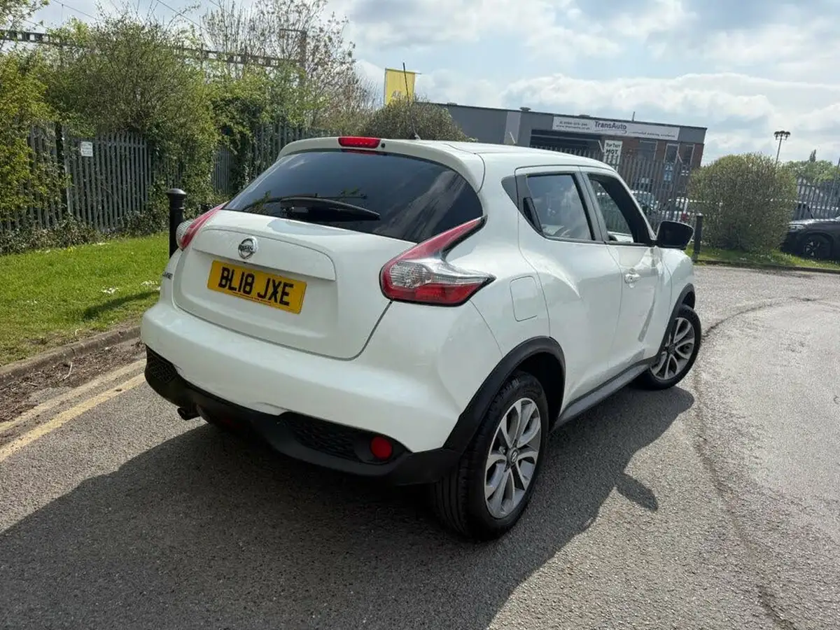 2018-nissan-juke-12-dig-t-tekna-big-2