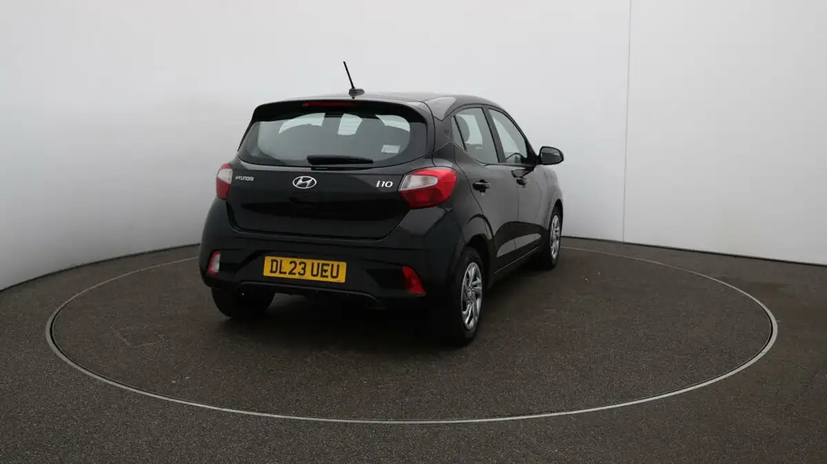2023-hyundai-i10-10-se-big-46