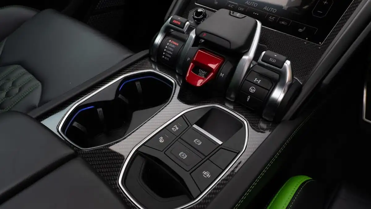 2023-lamborghini-urus-40-no-trim-big-24