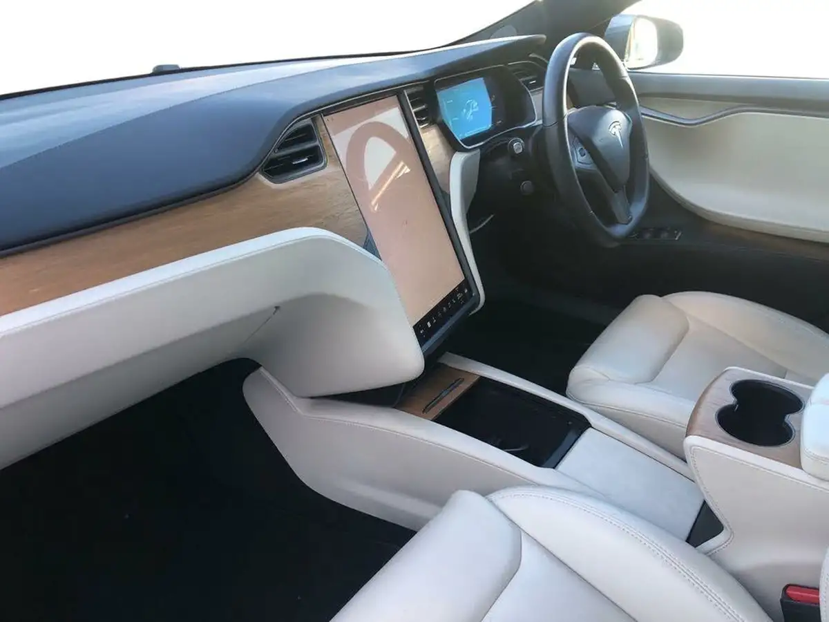 2020-tesla-model-s-e-long-range-big-1