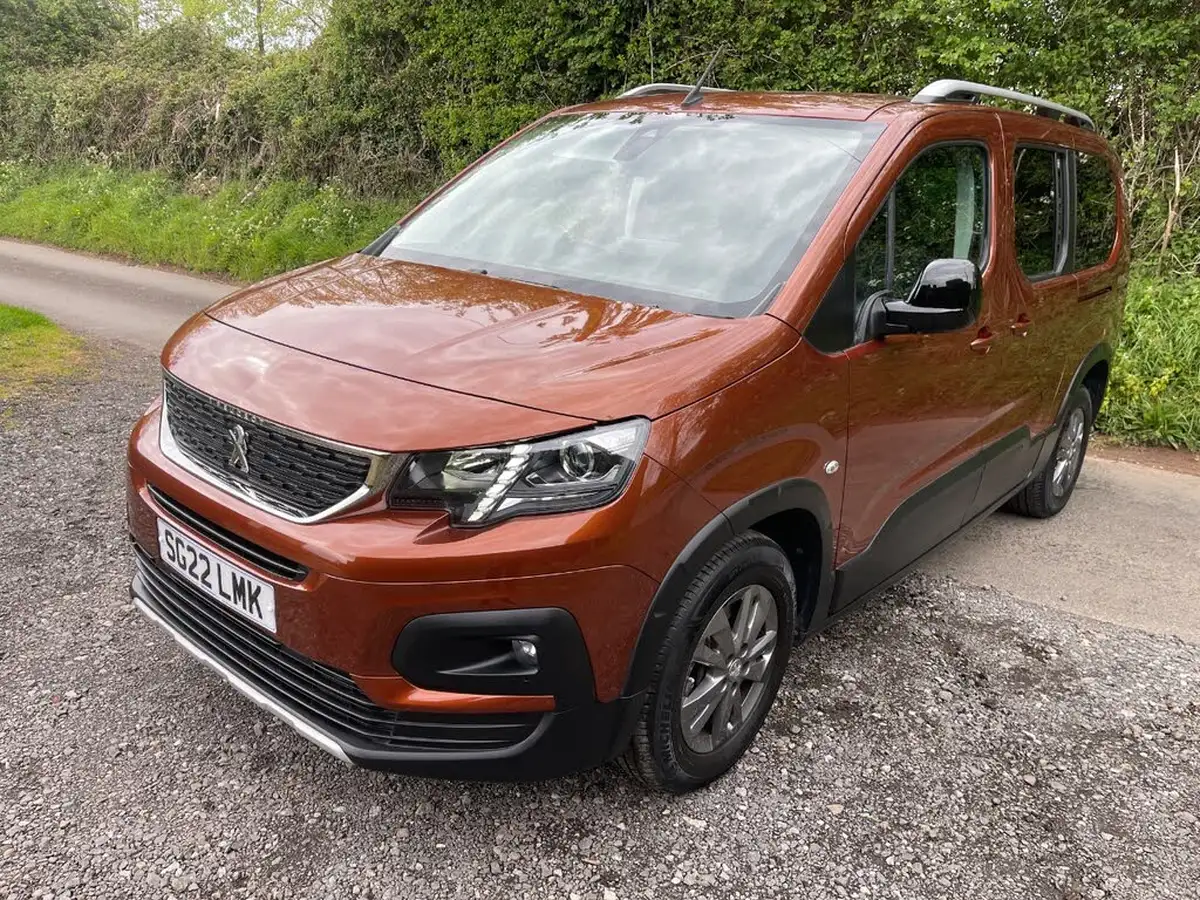 2022-peugeot-rifter-big-17
