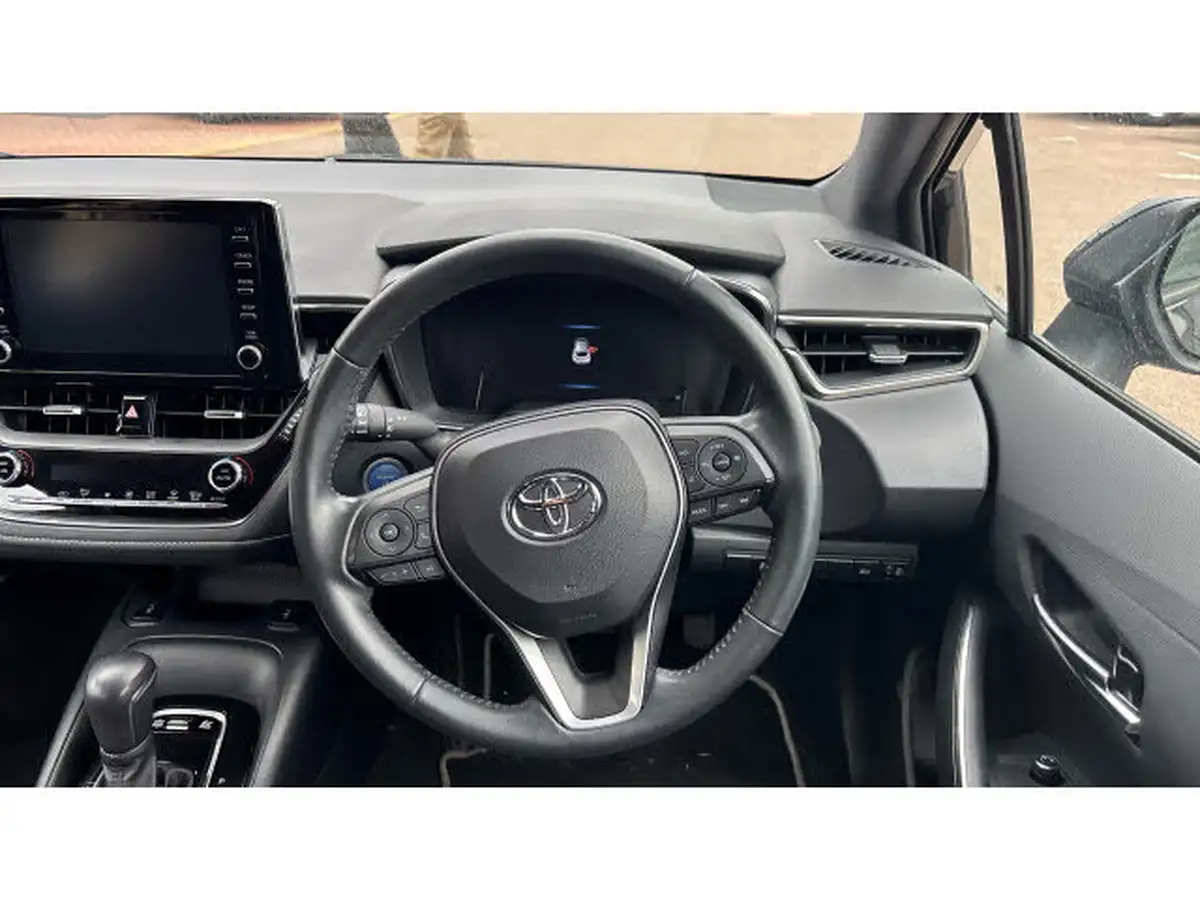 2022-toyota-corolla-18-vvt-i-icon-120bhp-trk-hatchback-5d-big-5