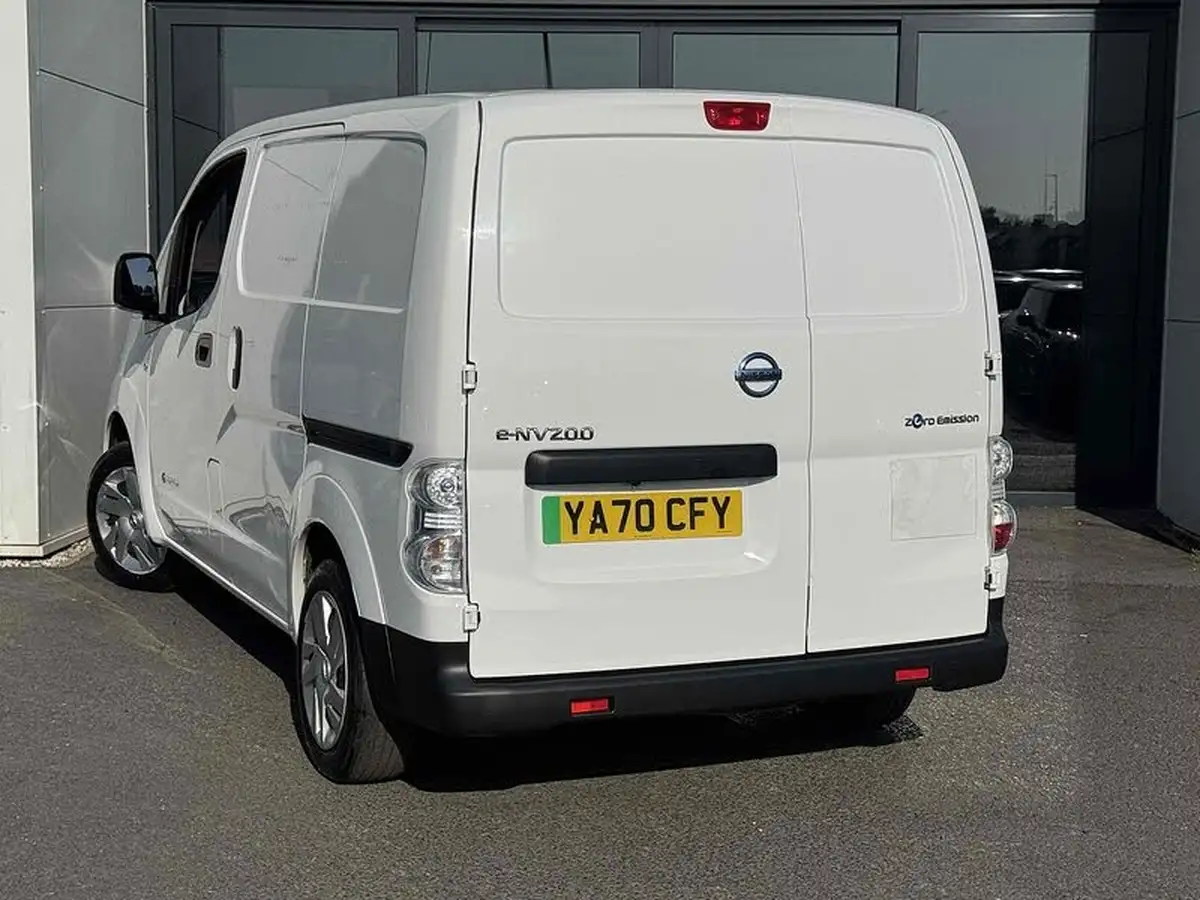 2021-nissan-env200-e-acenta-panel-van-auto-big-1