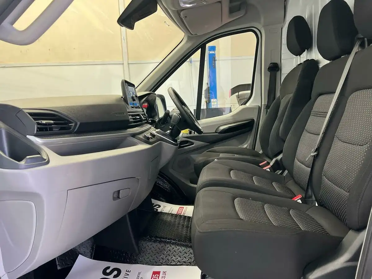 2023-maxus-deliver-9-big-25