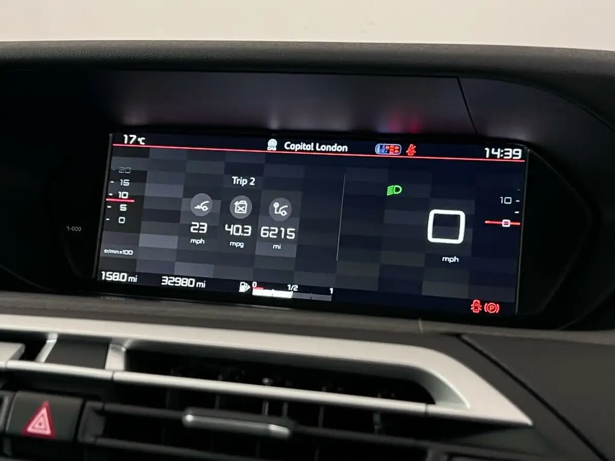 2019-citroen-grand-c4-spacetourer-15bluehdi-feel-big-14