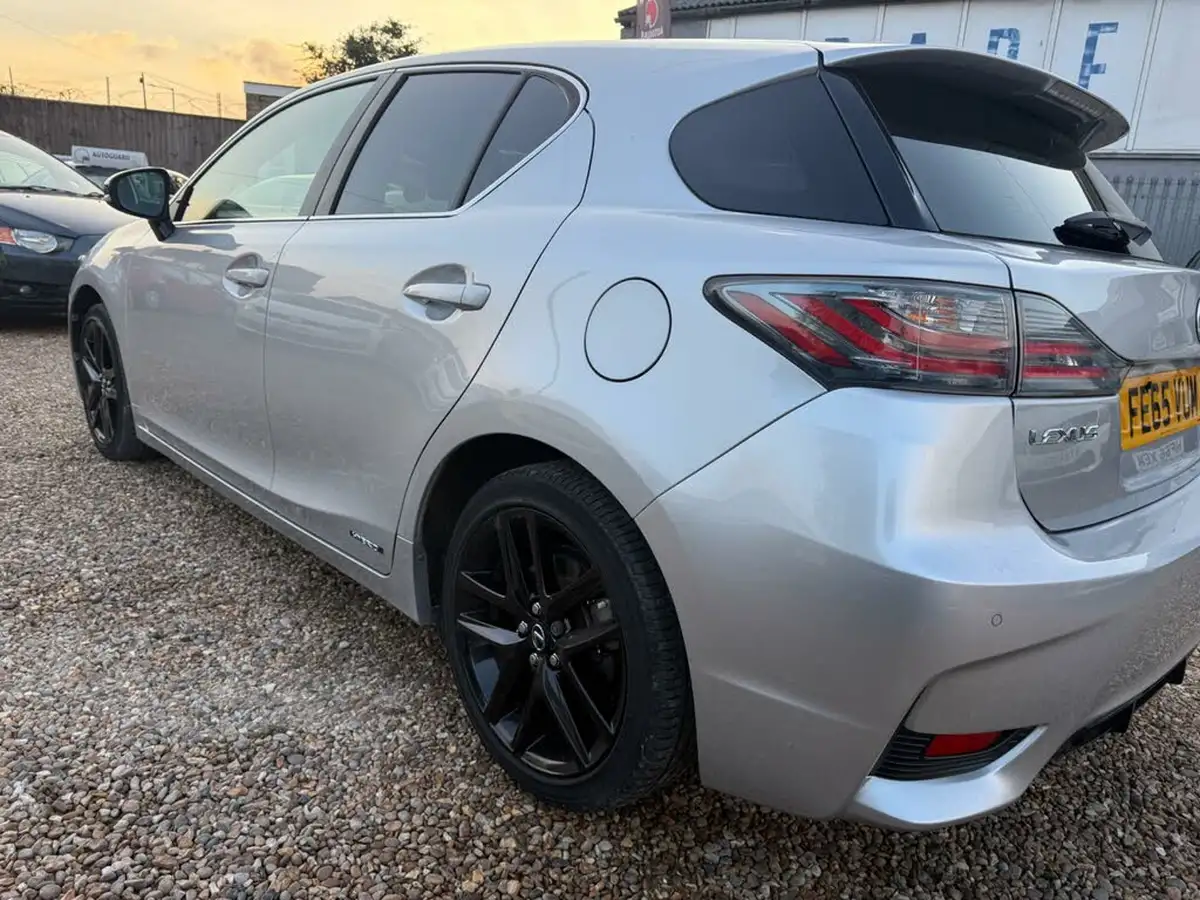 2016-lexus-ct-200h-18-sport-big-10