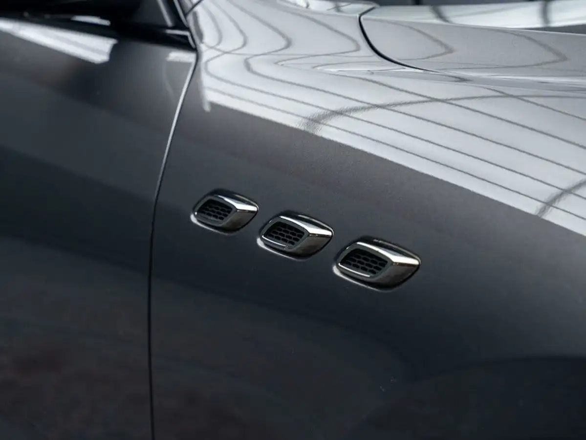 2021-maserati-levante-30-gransport-big-30