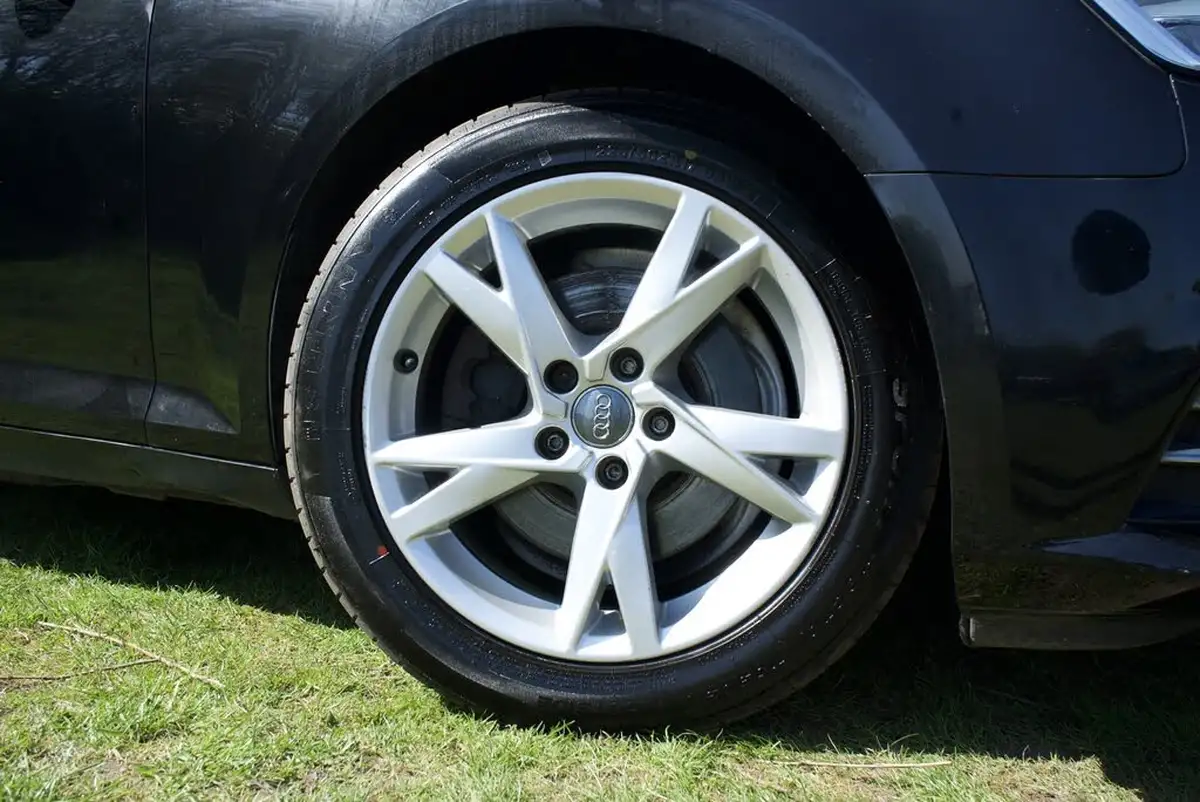 2016-audi-a4-avant-20tdi-ultra-sport-150ps-big-33