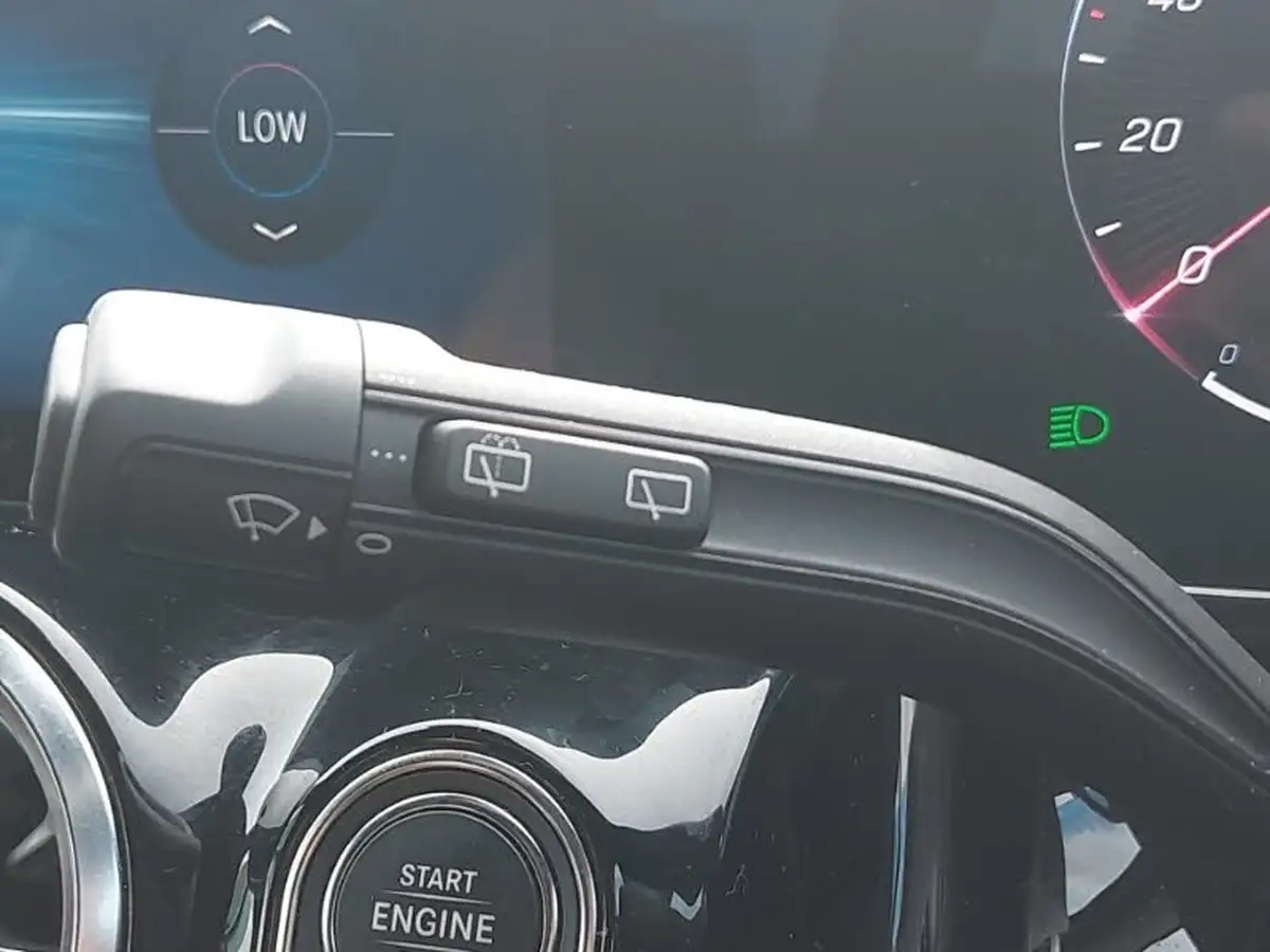 2023-mercedes-benz-gla-class-big-12