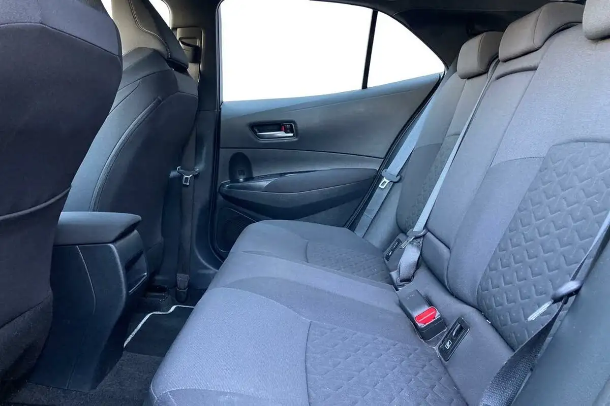 2022-toyota-corolla-18-vvt-i-icon-tech-trk-hatchback-5d-big-9
