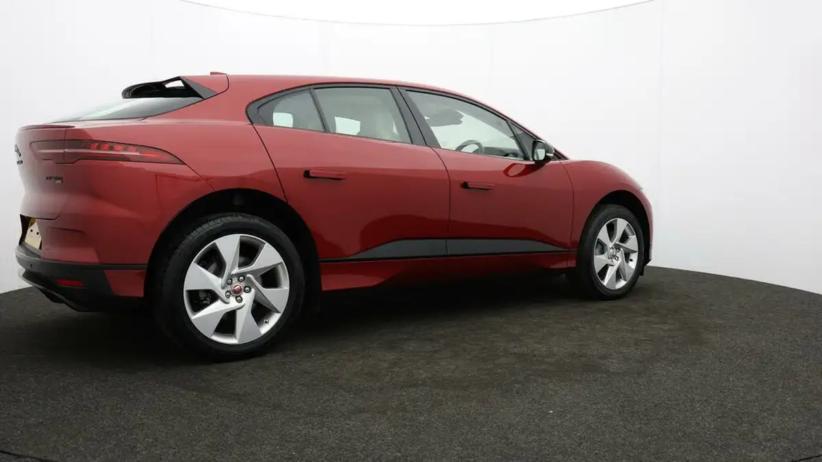 2022-jaguar-i-pace-ev400-se-big-26