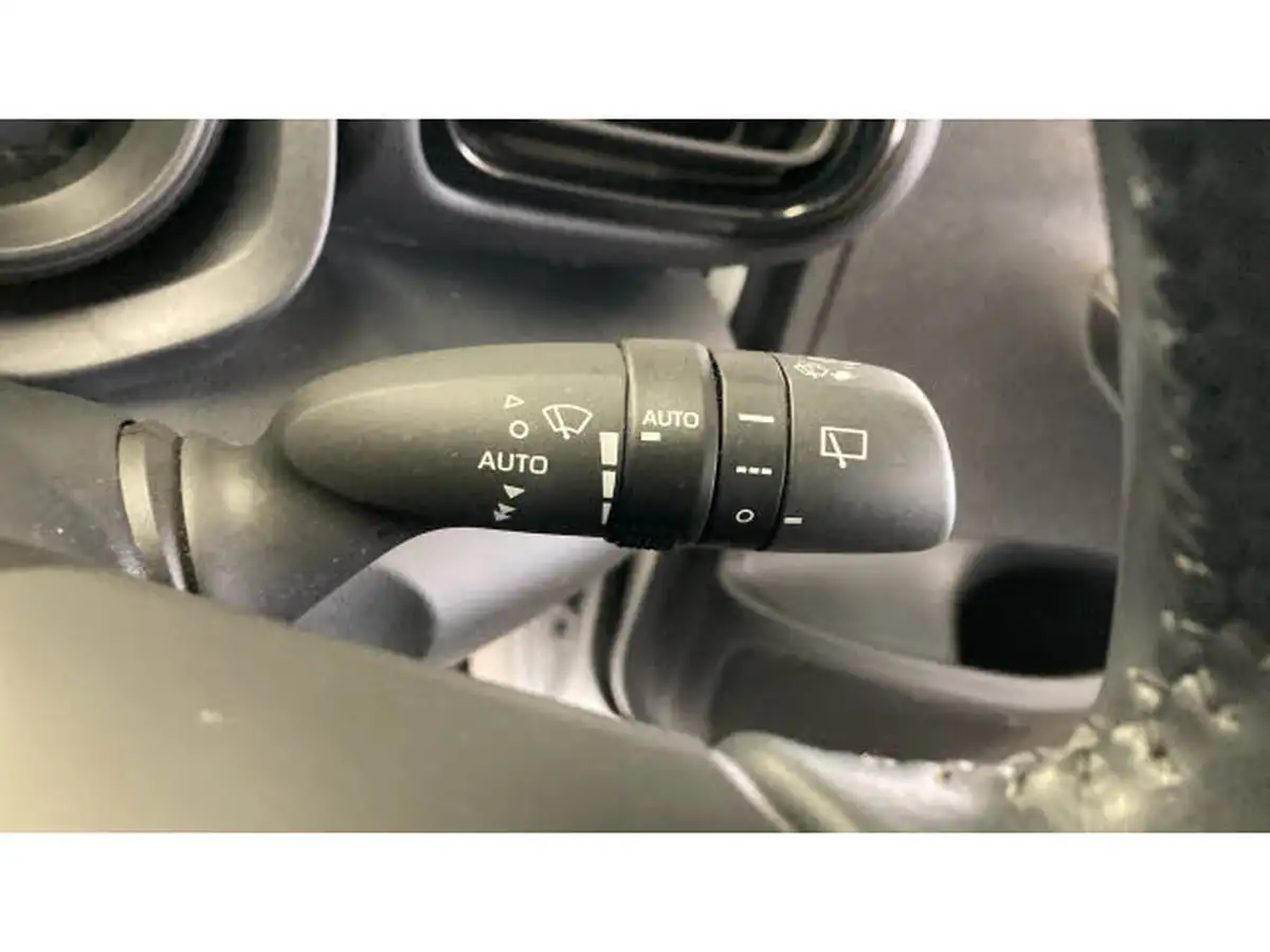 2022-toyota-yaris-15-vvt-i-design-big-30