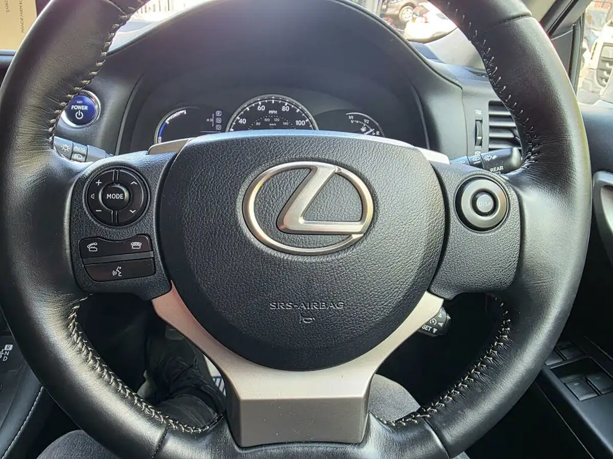 2015-lexus-ct-200h-18-advance-cvt-big-60