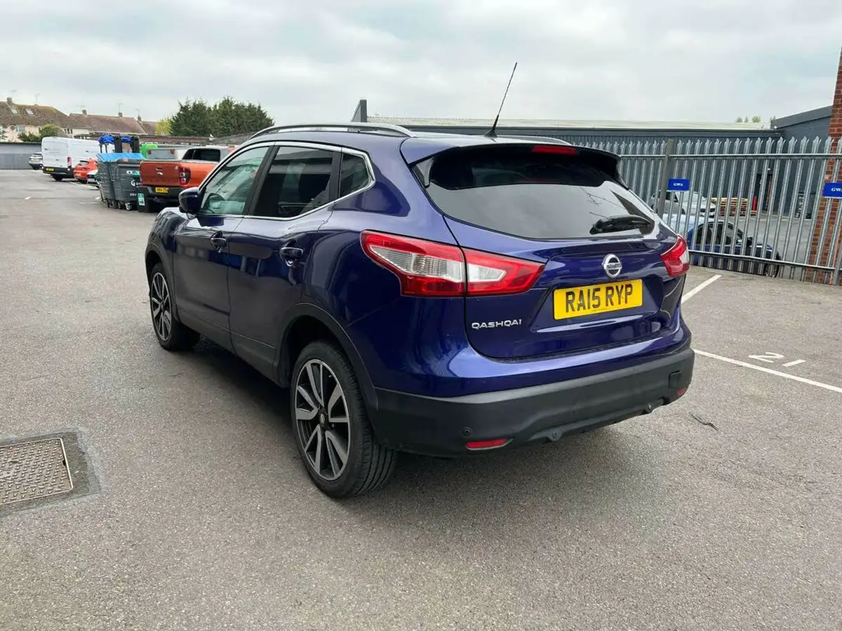 2015-nissan-qashqai-16dci-tekna-4x4-big-5