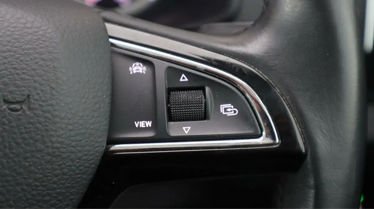 2018-skoda-karoq-20tdi-edition-big-24