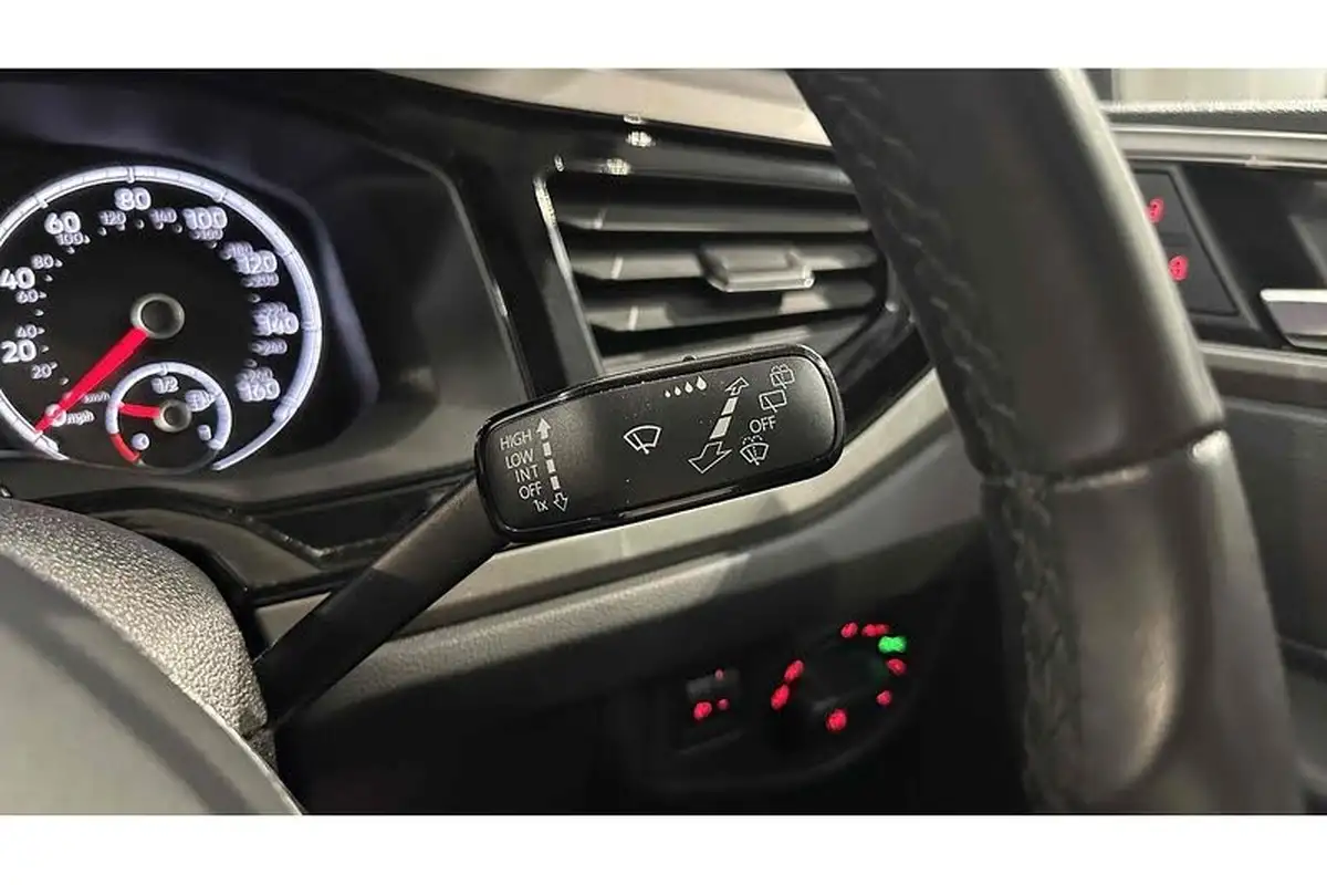 2021-volkswagen-polo-10-tsi-match-big-27