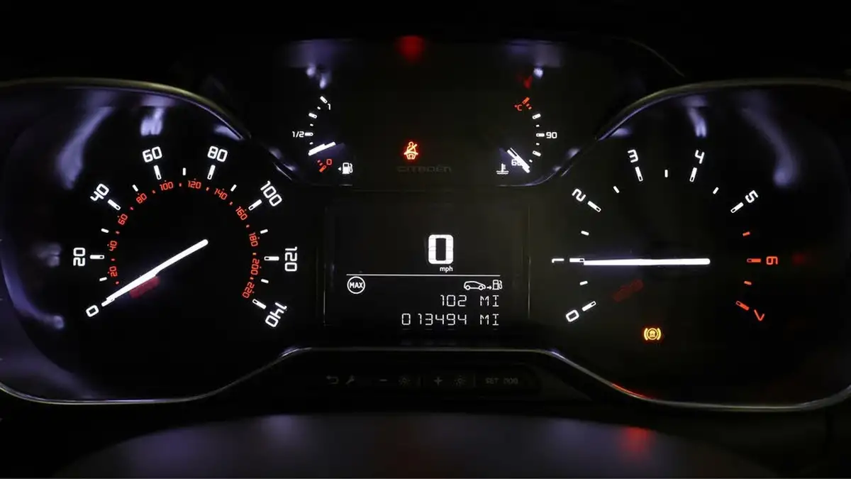 2022-citroen-c3-12-puretech-shine-plus-83ps-ss-big-9