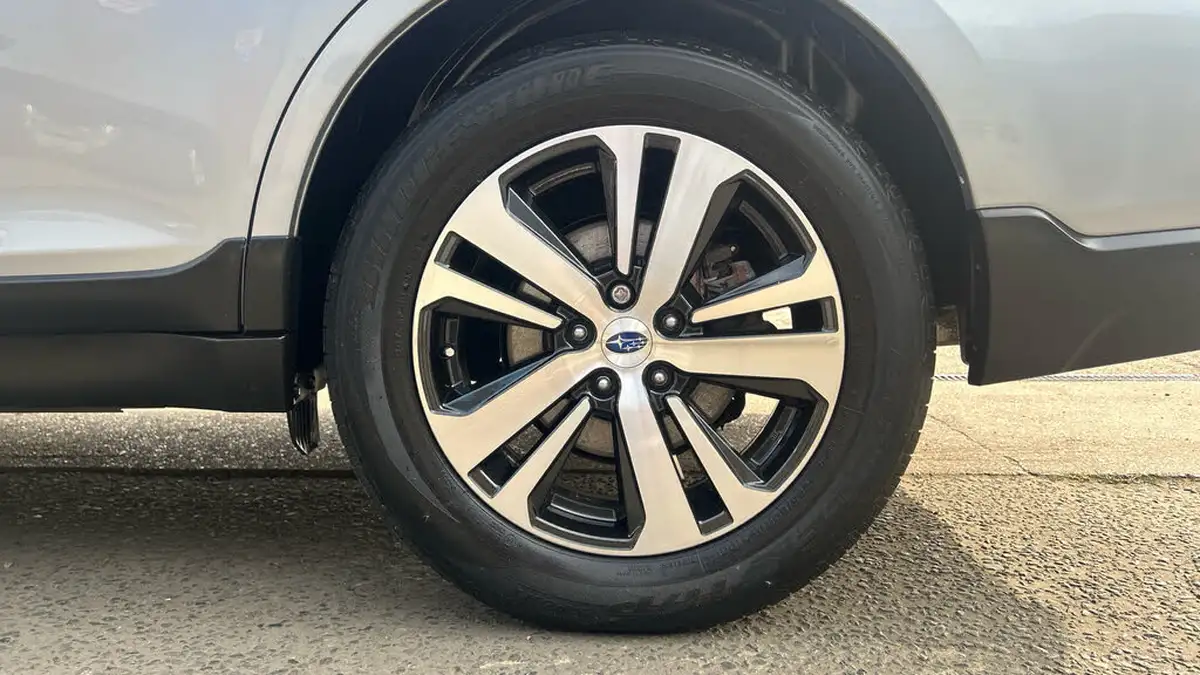 2019-subaru-outback-25i-se-premium-big-18