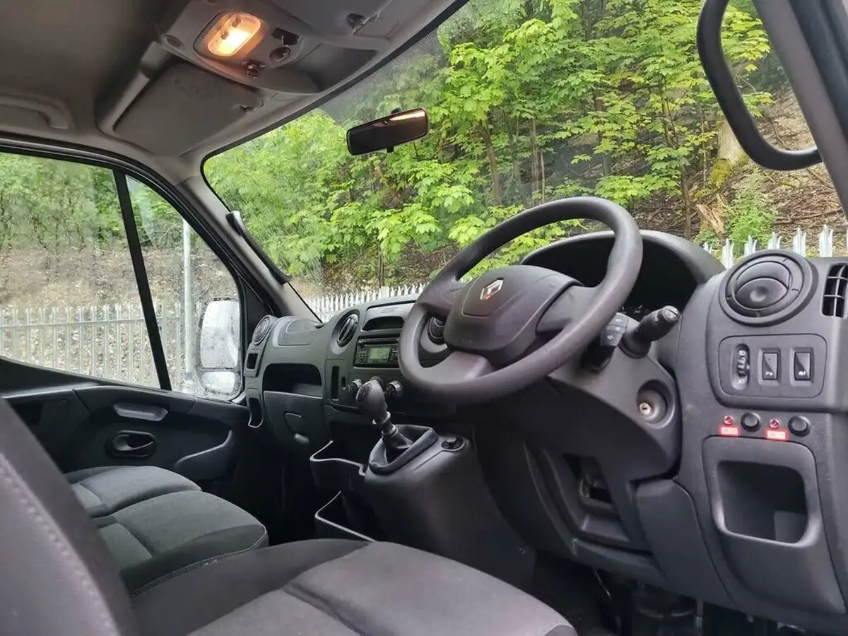 2019-renault-master-23dci-mm33-130-business-big-16