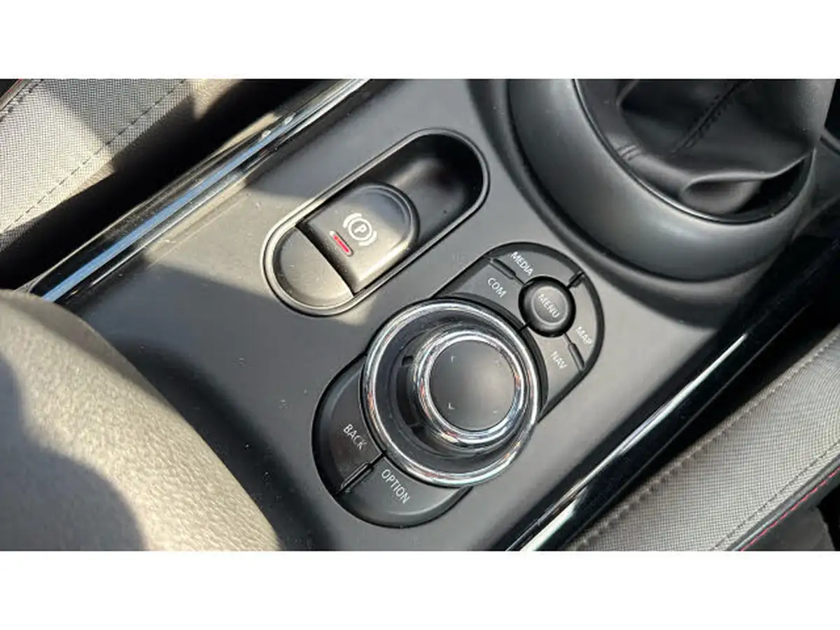 2021-mini-clubman-20-cooper-s-shadow-edition-big-18
