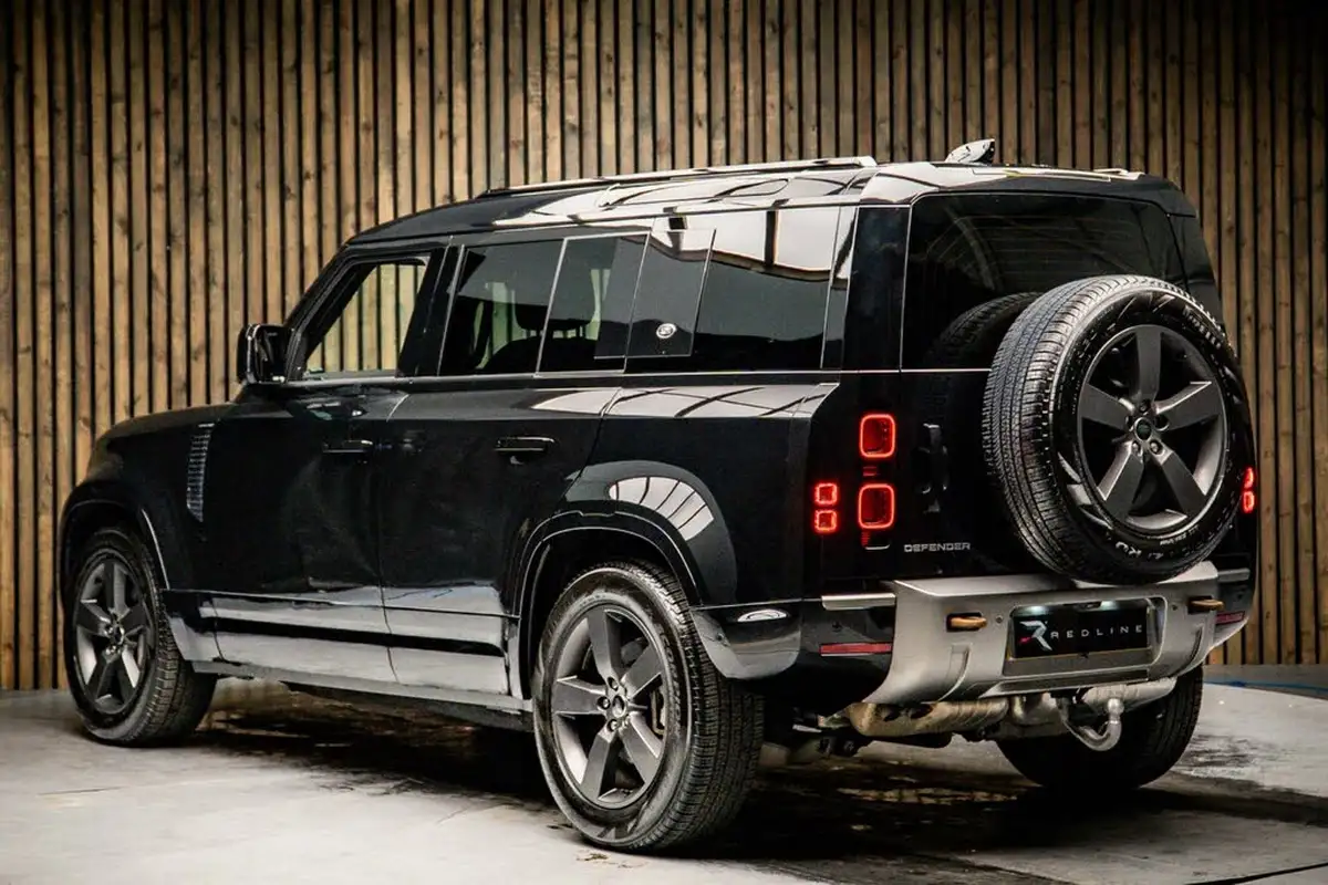 2023-land-rover-110-defender-30-d300-x-dynamic-hse-big-2