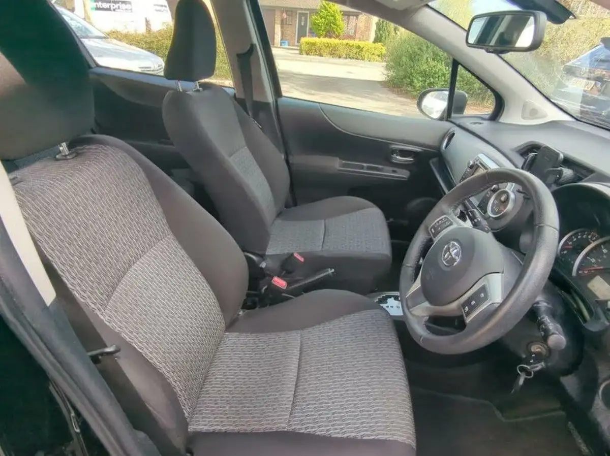 2014-toyota-yaris-133-icon-smart-pack-m-drive-s-big-5