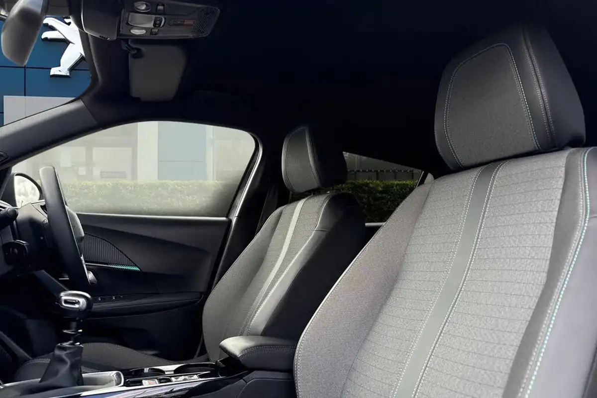 2023-peugeot-2008-suv-12-puretech-allure-premium-100bhp-big-14