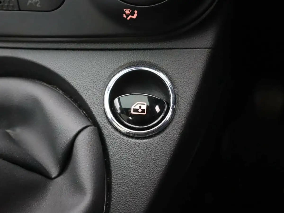 2021-fiat-500-10-dolcevita-big-21