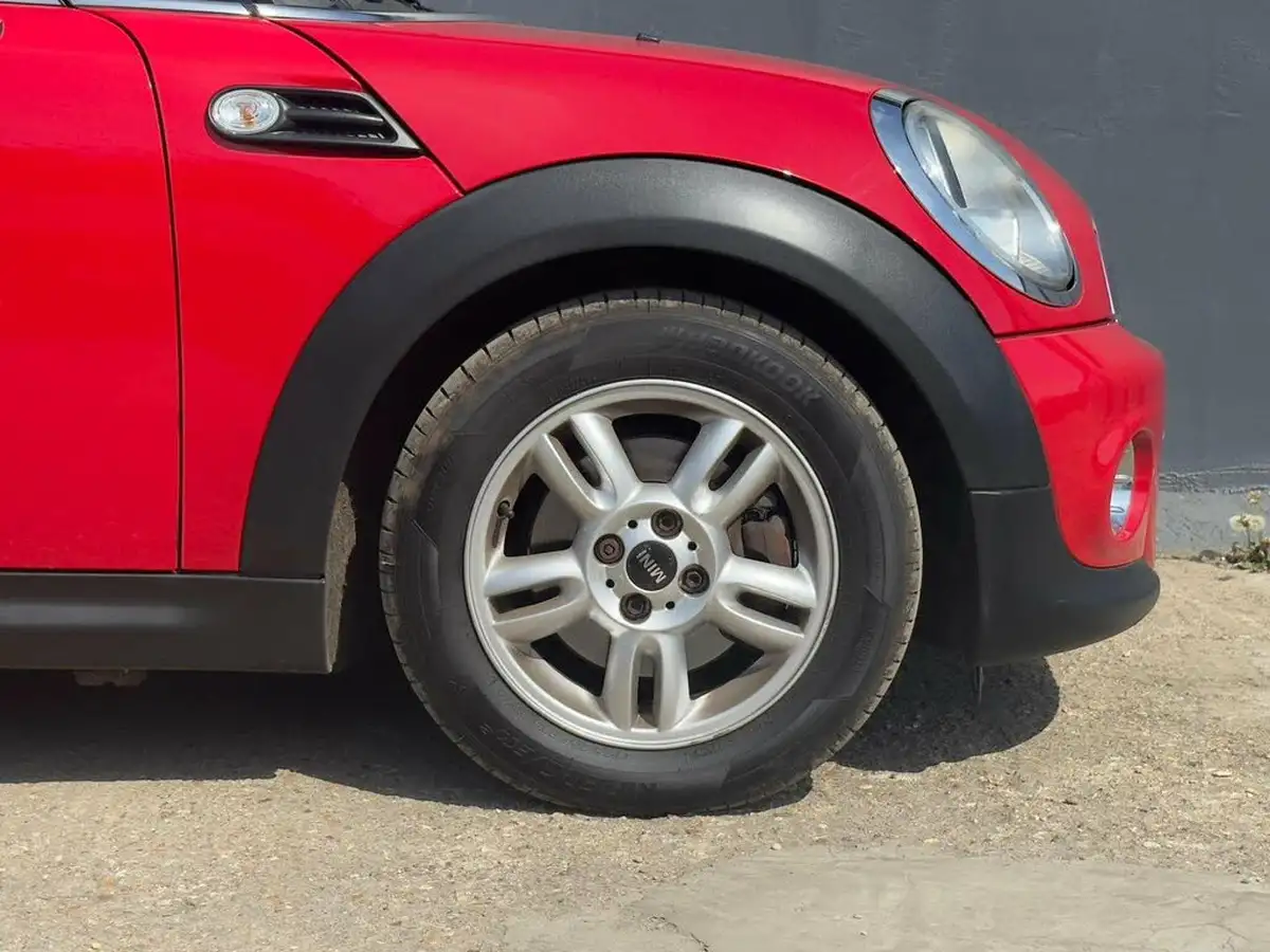 2013-mini-cooper-16-one-98bhp-sport-chili-hatchback-3d-big-36