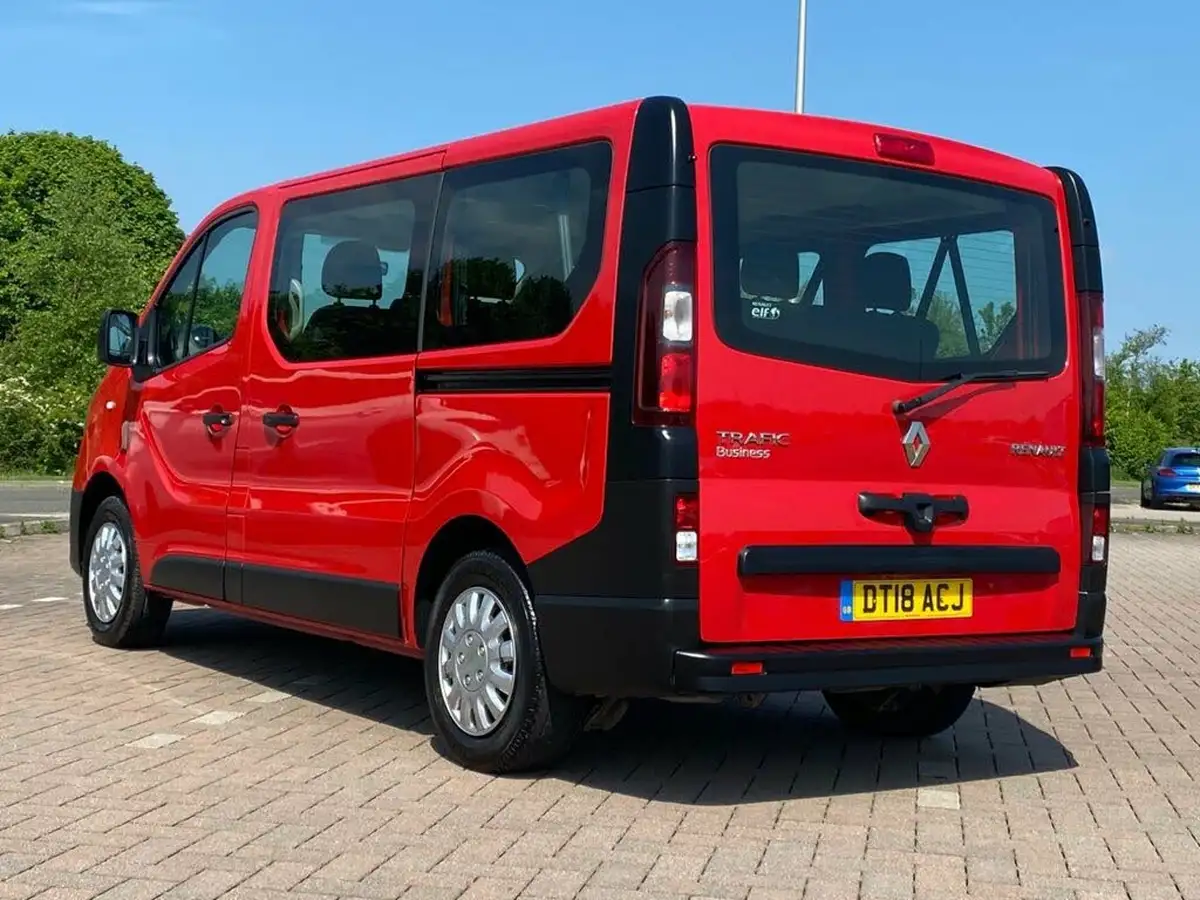2018-renault-trafic-16dci-sl27-95-business-95-mini-bus-big-49