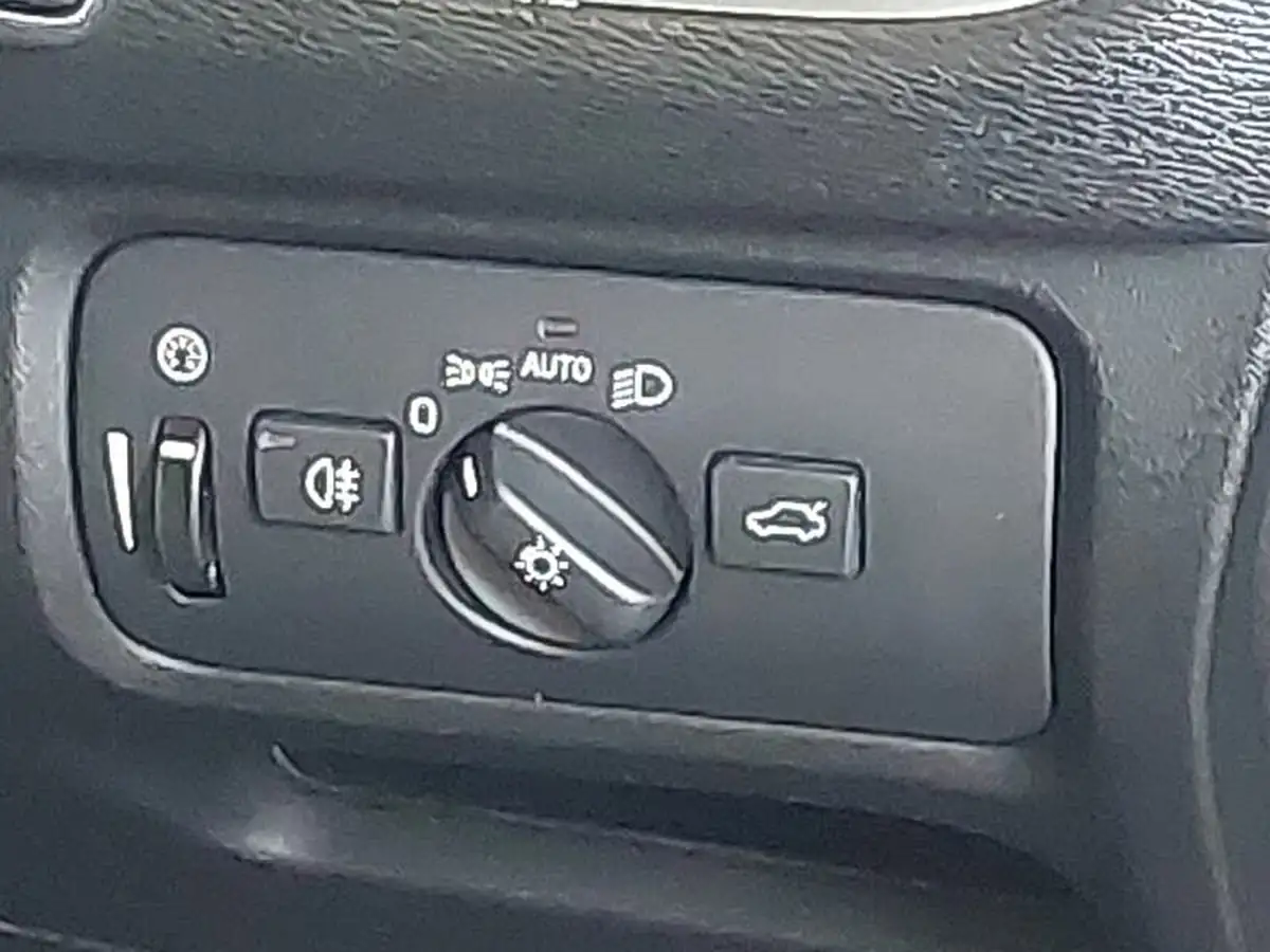 2019-volvo-v40-15-t3-inscription-big-15