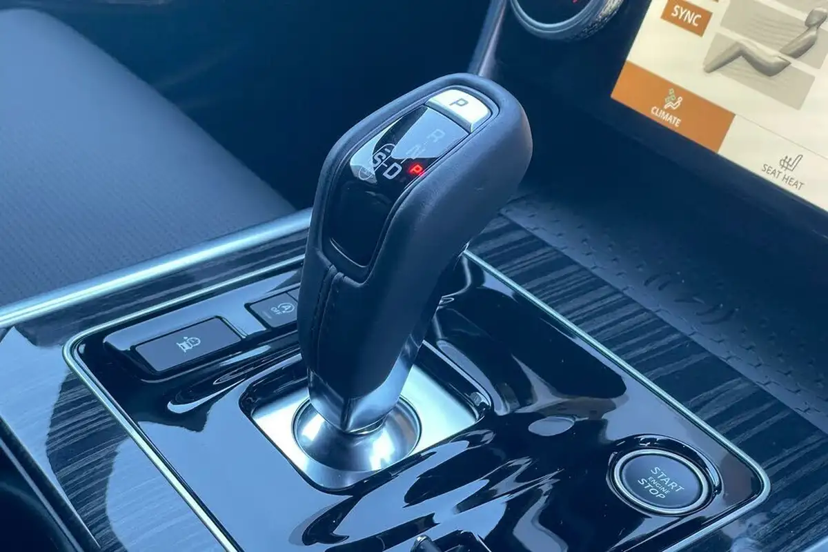 2023-jaguar-xe-20-p250-r-dynamic-hse-black-big-18