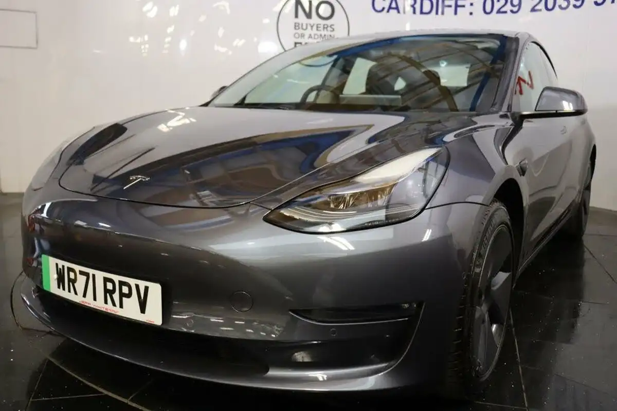 2021-tesla-model-3-e-long-range-awd-big-12