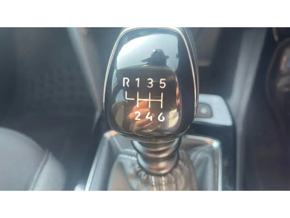 2023-vauxhall-mokka-12-design-136ps-big-26
