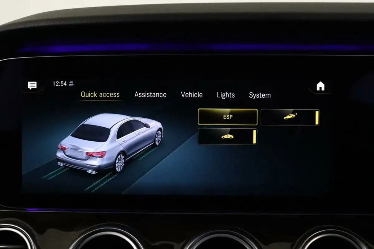 2020-mercedes-benz-e-class-20d-e300de-amg-line-edition-eq-power-saloon-4d-big-43