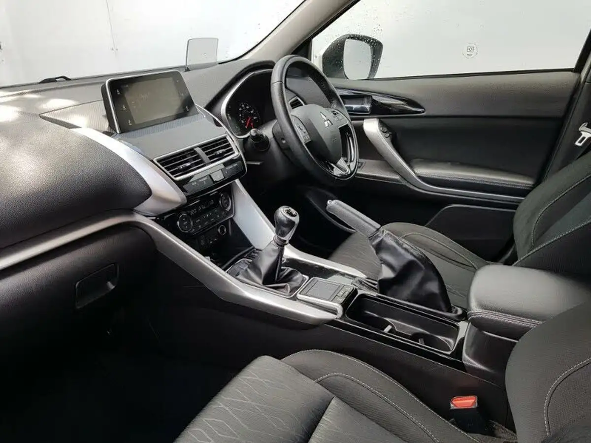 2018-mitsubishi-eclipse-cross-15-3-big-4