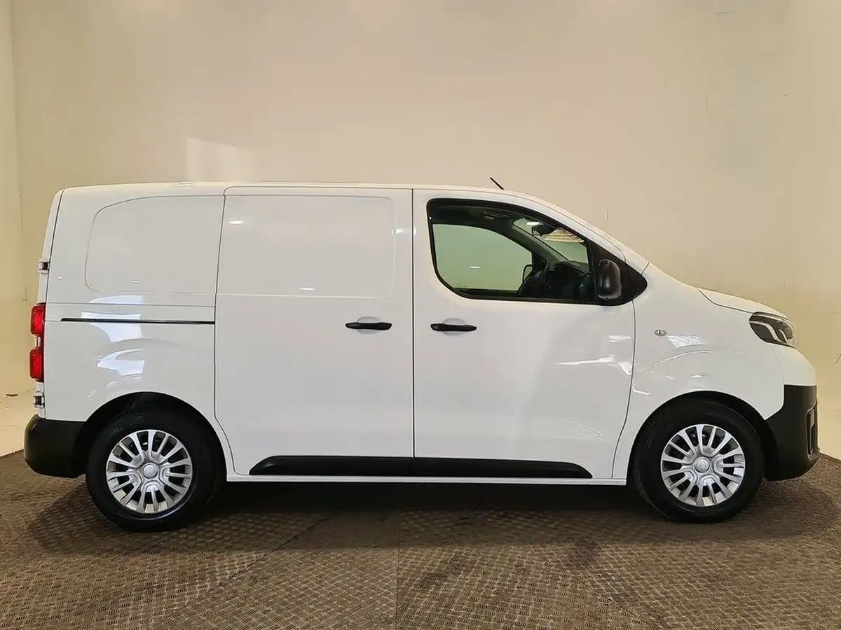 2021-toyota-proace-15d-icon-compact-100hpeu6dt-e-big-24
