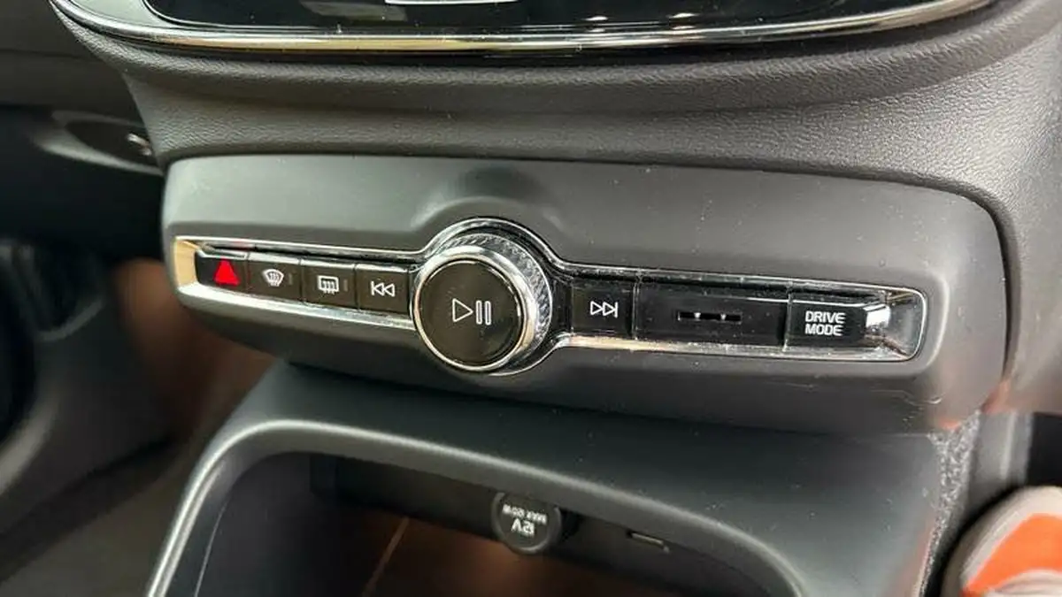 2020-volvo-xc40-20-t4-inscription-pro-big-11