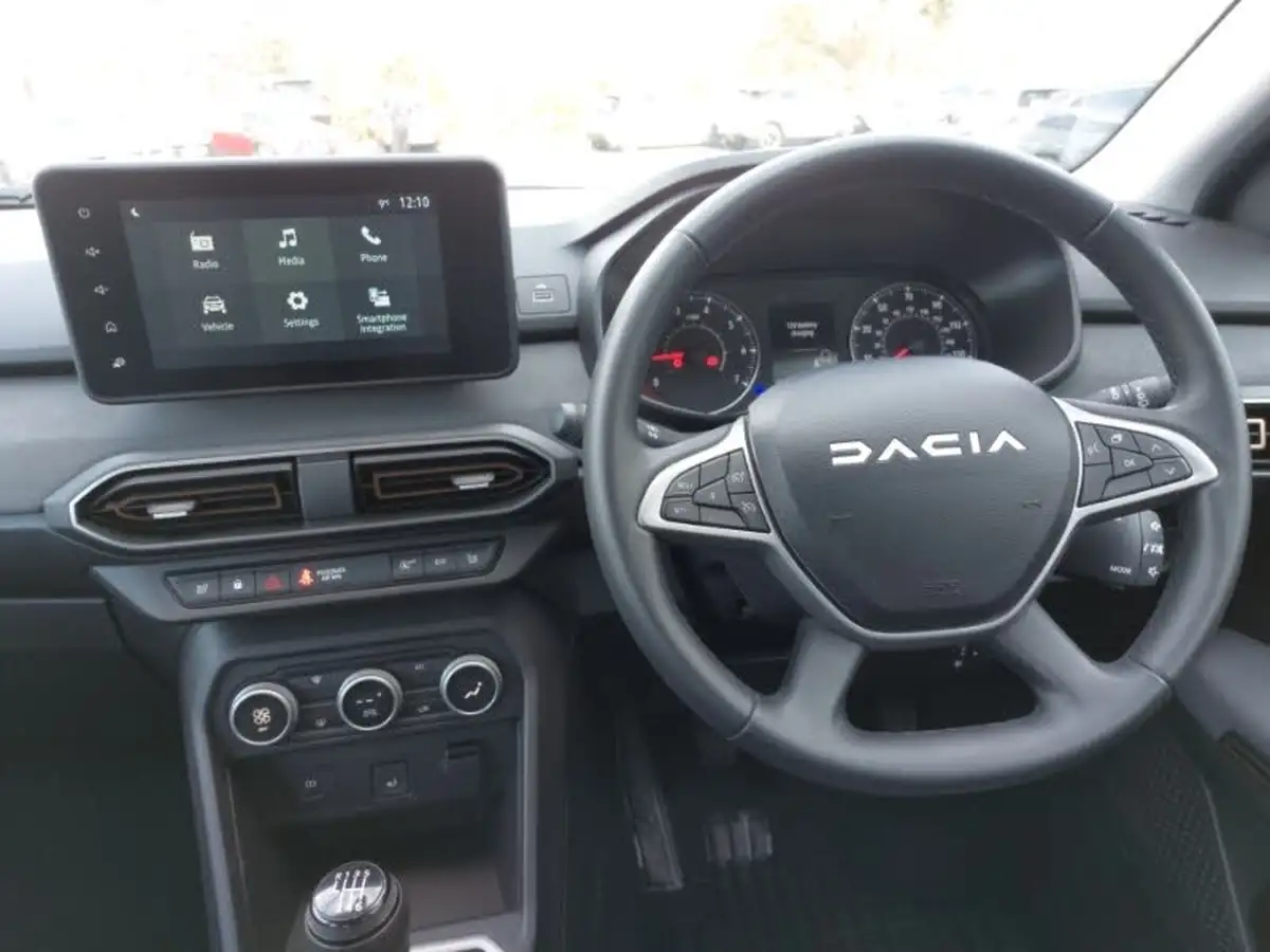 2024-dacia-sandero-stepway-10-tce-extreme-90bhp-big-6