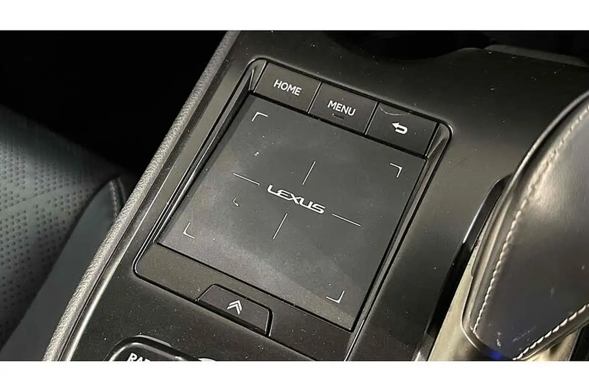 2022-lexus-ux-300e-e-ux-201bhp-big-40