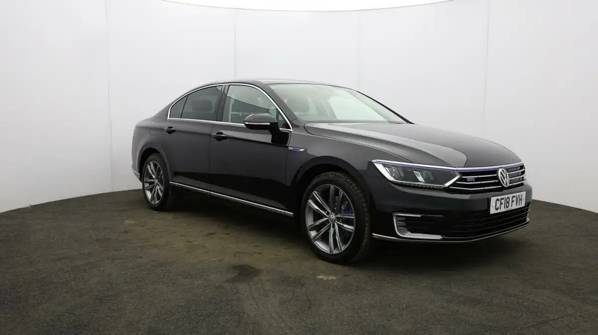 2018-volkswagen-passat-14-tsi-gte-saloon-4d-big-0