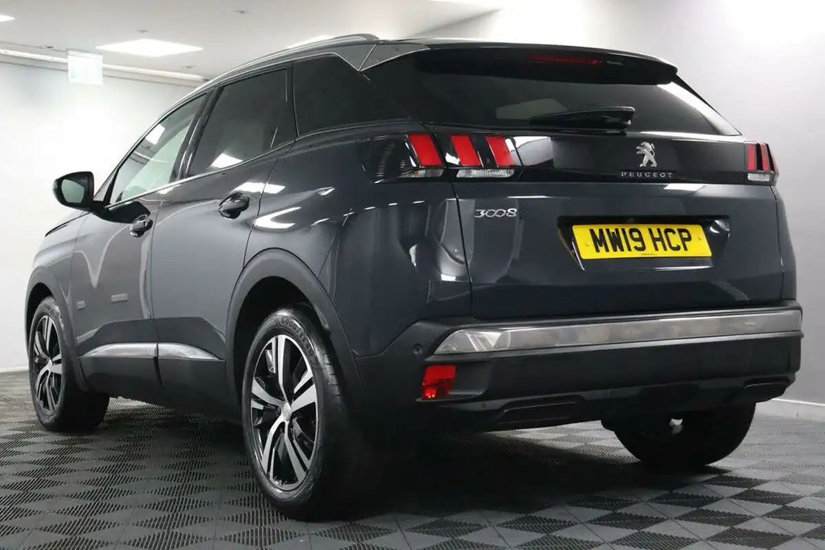 2019-peugeot-3008-suv-12-puretech-allure-big-17