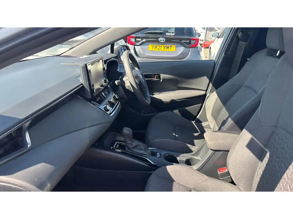 2022-toyota-corolla-18-vvt-i-corolla-commercial-140hpeu6d-big-9