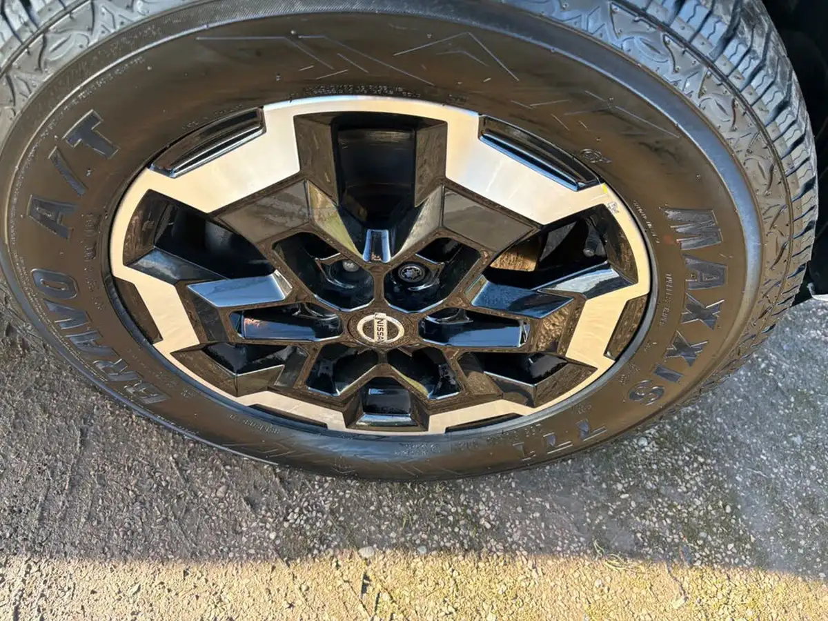 2020-nissan-navara-23dci-tt-tekna-8-navileather-auto-big-40