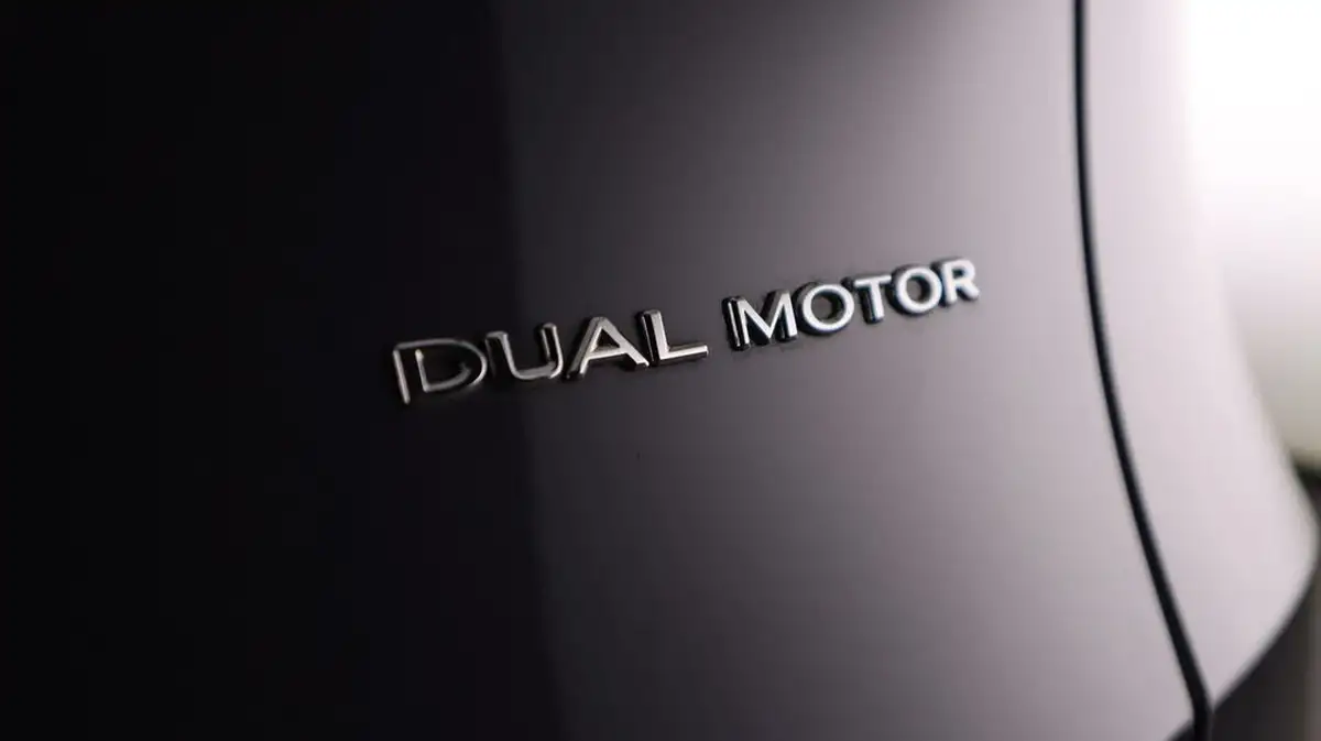 2022-tesla-model-y-e-long-range-big-21