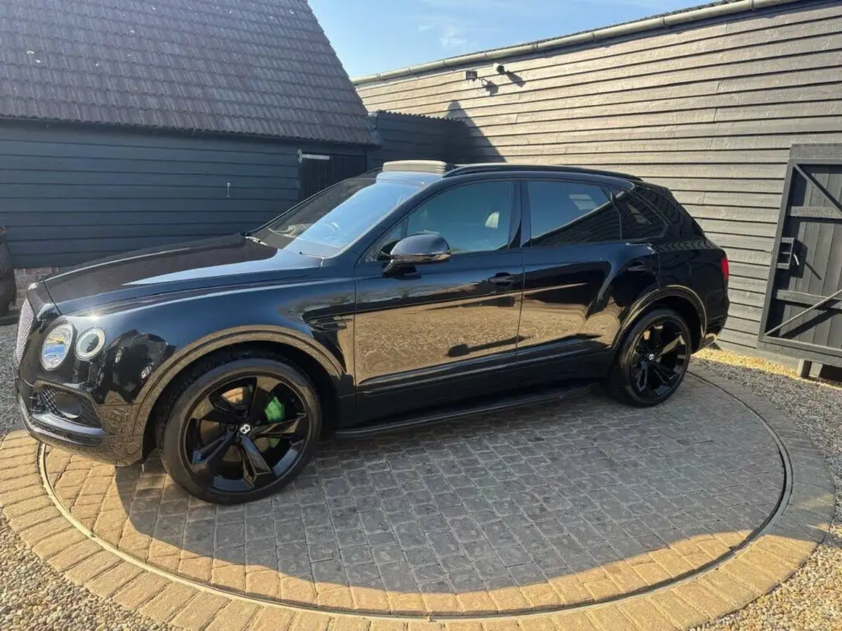 2016-bentley-bentayga-60-w12-big-2