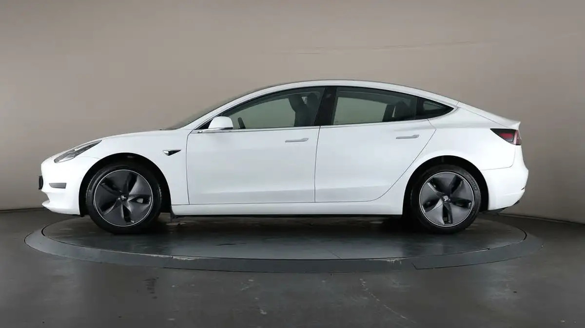 2020-tesla-model-3-e-standard-plus-big-34