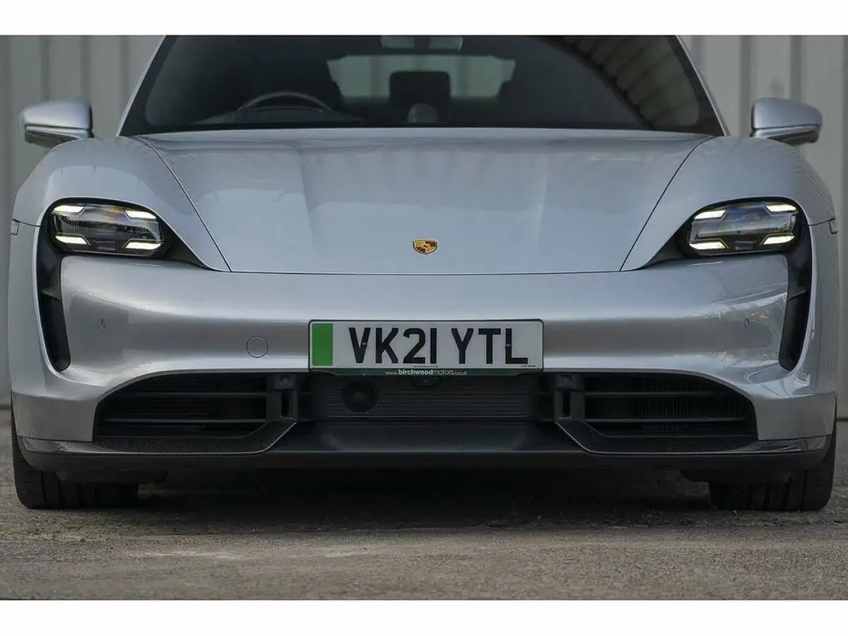 2021-porsche-taycan-e-turbo-s-big-44